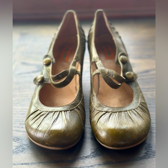 Miz Mooz - Picture 2 of 6